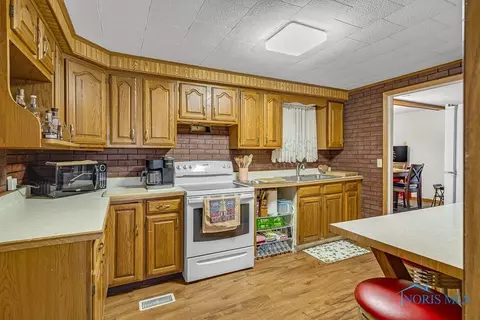 322 Lightner St, Bradner, OH 43406 photo 9