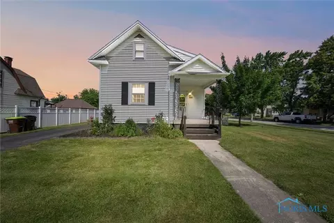 314 N Elm St, Woodville, OH 43469