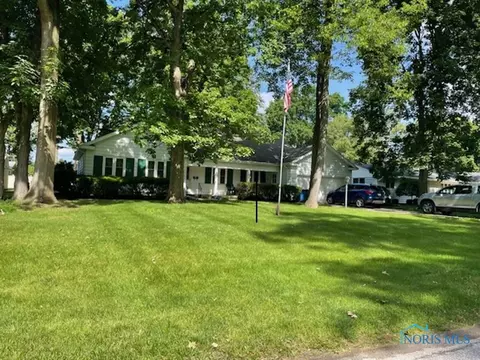 406 Newdale Dr, Bryan, OH 43506