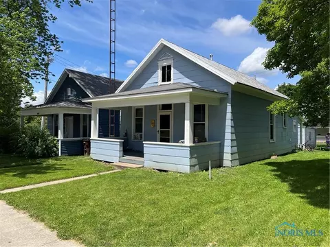 204 Hopkins St, Defiance, OH 43512