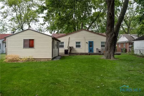 4517 Thackeray Rd, Maumee, OH 43537 photo 6
