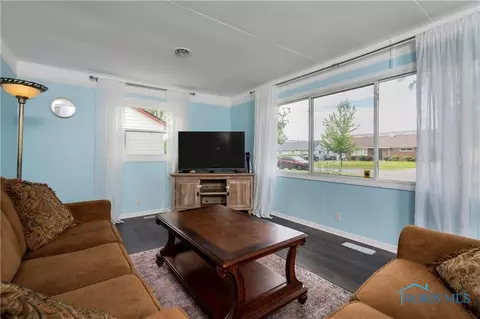 4517 Thackeray Rd, Maumee, OH 43537 photo 8