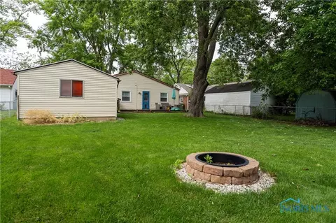 4517 Thackeray Rd, Maumee, OH 43537 photo 2