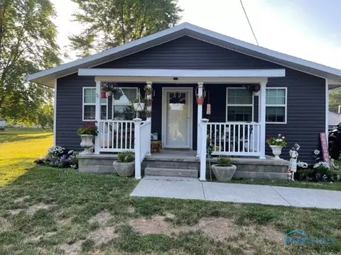 530 N Simon St, Ada, OH 45810 photo 1