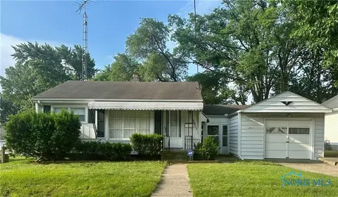 2011 Loxley Rd, Toledo, OH 43613