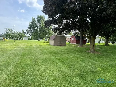 102 Emerson Dr, West Unity, OH 43570 photo 7