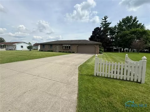 102 Emerson Dr, West Unity, OH 43570 photo 2