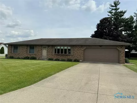 102 Emerson Dr, West Unity, OH 43570