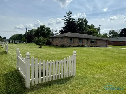 102 Emerson Dr, West Unity, OH 43570 photo 3