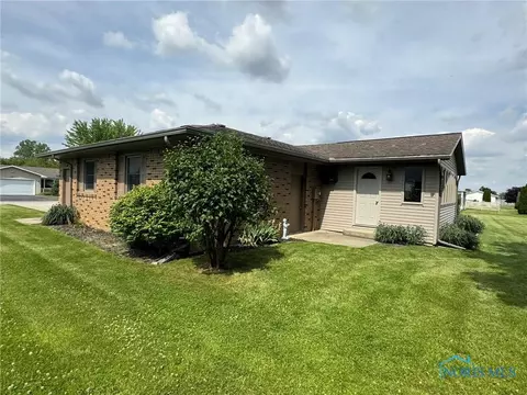 102 Emerson Dr, West Unity, OH 43570 photo 5