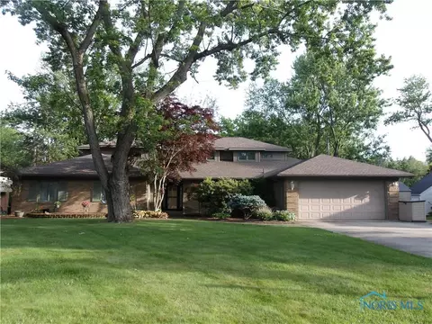 625 Barker Rd, Fremont, OH 43420