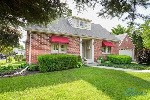 180 W Kibler St, Bluffton, OH 45817