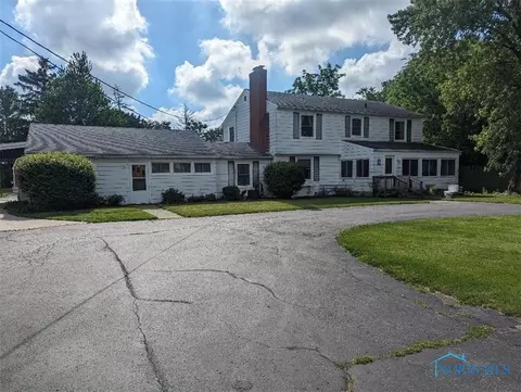 216 Shawnee Dr, Metamora, OH 43540