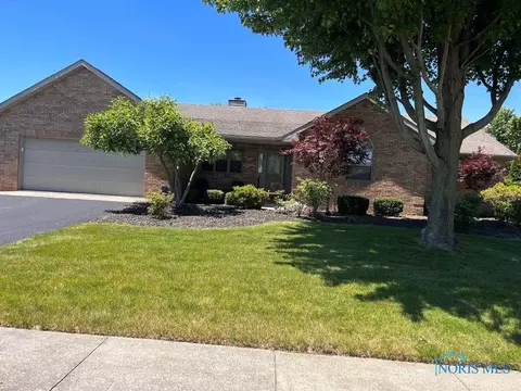 2040 Greystone Dr, Findlay, OH 45840