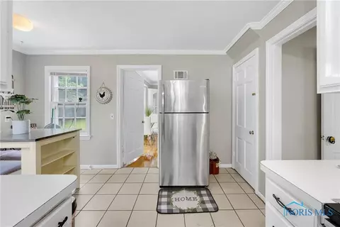 930 Continental Blvd, Toledo, OH 43607 photo 13