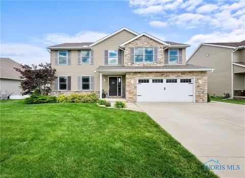 4028 Edge View Dr, Oregon, OH 43616