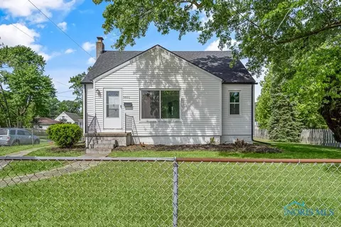 5601 Douglas Rd, Toledo, OH 43613