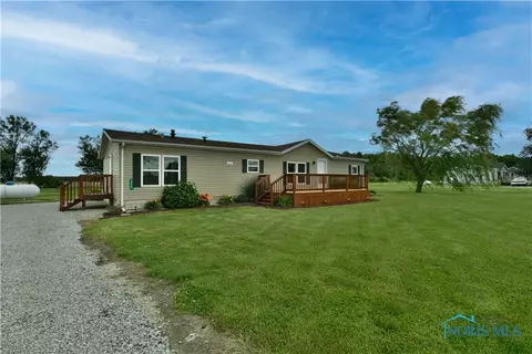 2449 S Stephanie Ln, Oak Harbor, OH 43449