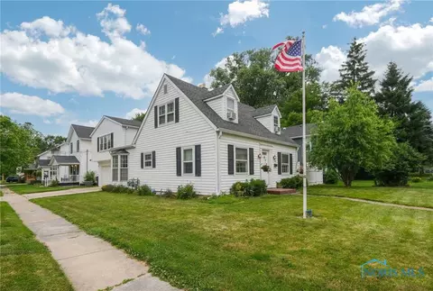 350 S Grove St, Bowling Green, OH 43402