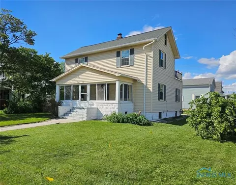 300 W Main St, Woodville, OH 43469