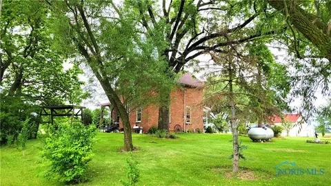 1289 Flickinger Rd, Bryan, OH 43506