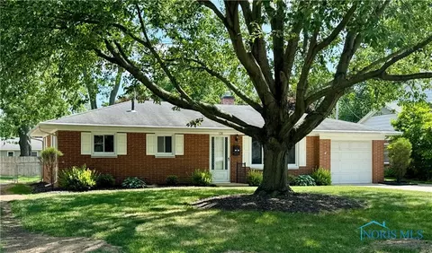 120 Elm St, Swanton, OH 43558