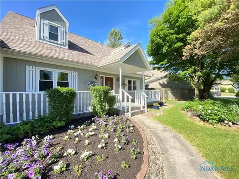 432 Indian Ridge Trl, Rossford, OH 43460