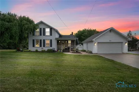 610 Glenwood Rd, Rossford, OH 43460