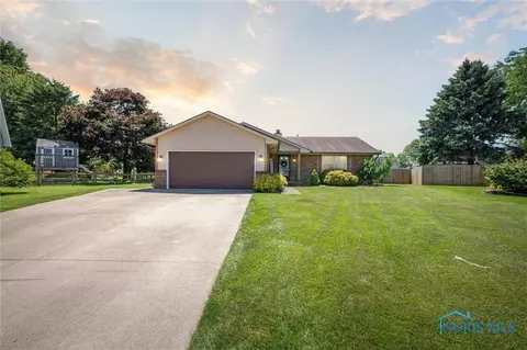 3474 Zepplin Ct, Northwood, OH 43619
