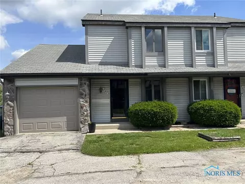 2542 Plum Leaf Ln, Toledo, OH 43614