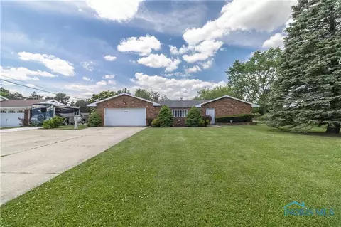 1415 Cass Rd, Maumee, OH 43537