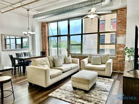 745 Washington St #309, Toledo, OH 43604