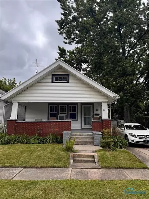 2053 Brussels St, Toledo, OH 43613