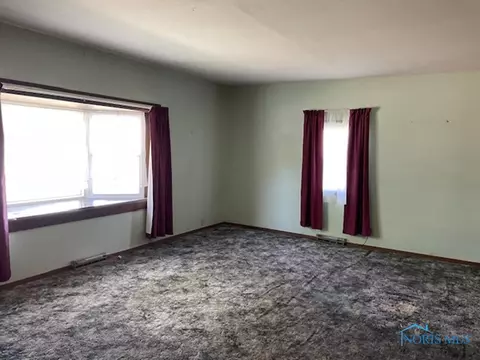 428 N Walnut St, Bryan, OH 43506 photo 6