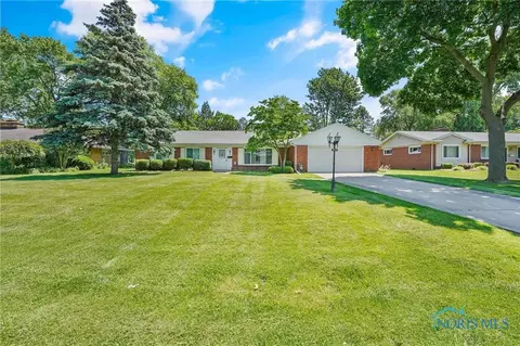 3838 Greenview Dr, Toledo, OH 43606