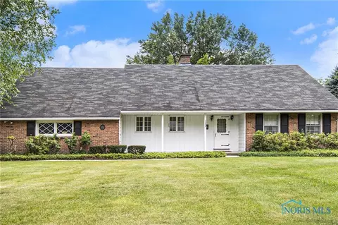 1253 Madison Rd, Fostoria, OH 44830