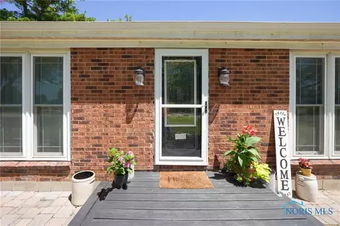 174 Bern St, Bluffton, OH 45817 photo 2