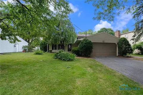 619 Pasteur Ave, Bowling Green, OH 43402