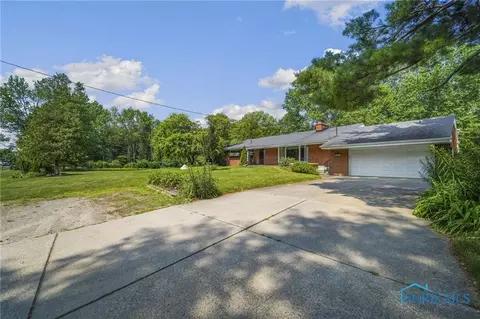 2928 King Rd, Toledo, OH 43617