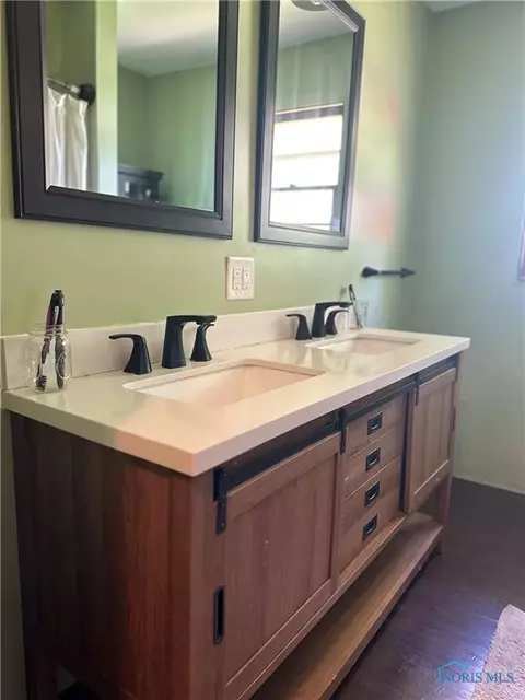735 W Melrose Ave, Findlay, OH 45840 photo 5