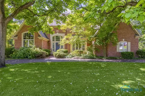 4649 Ginger Hill Rd, Toledo, OH 43623