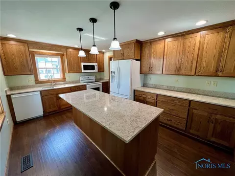 301 E Main St, Vanlue, OH 45890 photo 9