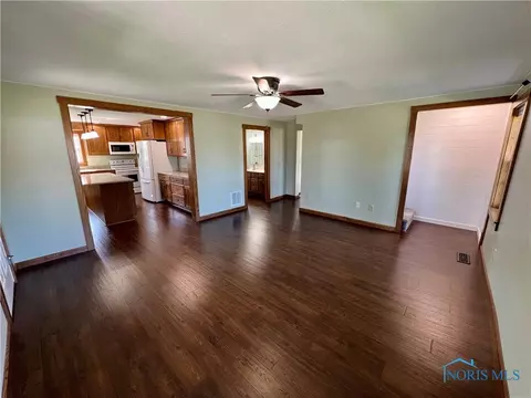 301 E Main St, Vanlue, OH 45890 photo 7
