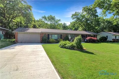 3473 N Karwood Dr, Port Clinton, OH 43452