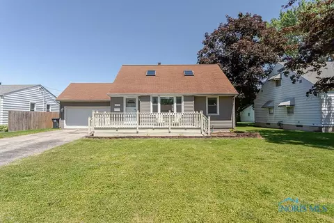 1038 Scott St, Maumee, OH 43537