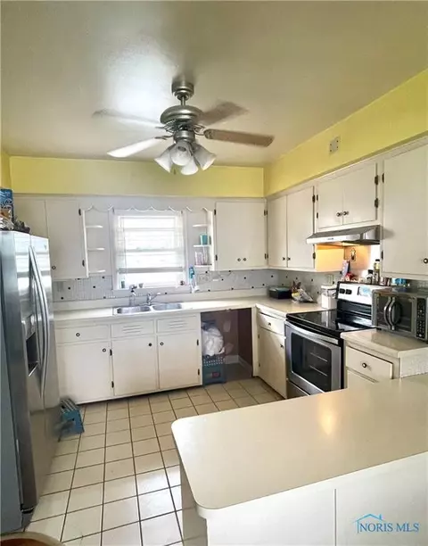 415 E Wilson St, Bryan, OH 43506 photo 6