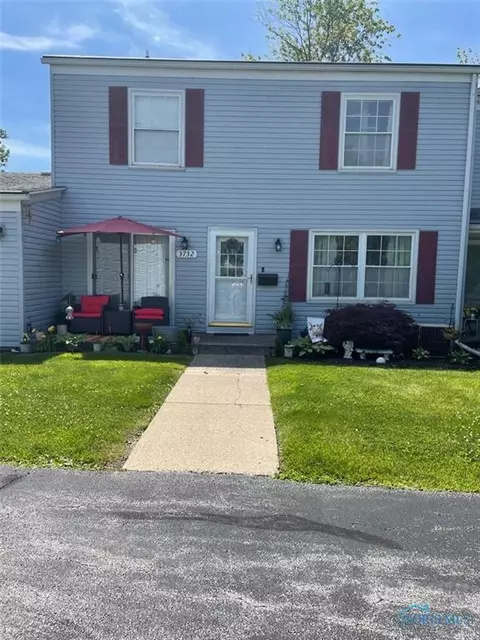 3732 Lakepointe Dr, Northwood, OH 43619