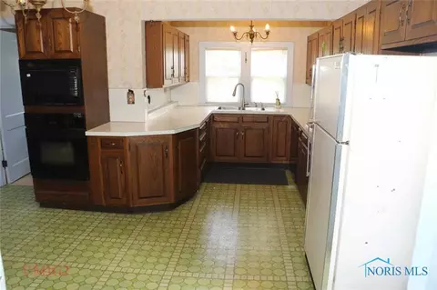 23811 W Hellwig Rd, Genoa, OH 43430 photo 4