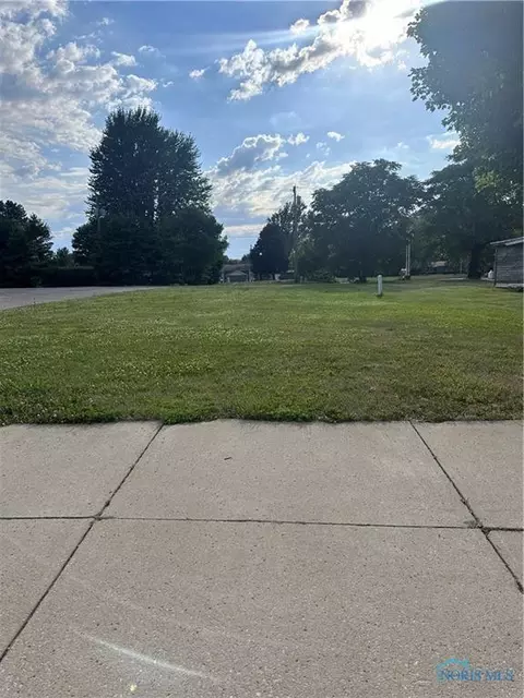 106 N Sycamore Ave, Sycamore, OH 44882