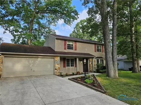 1906 Sherwood Dr, Defiance, OH 43512